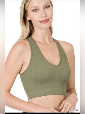 NWT Zenana Ribbed V-Neck Seamless Crop Tank